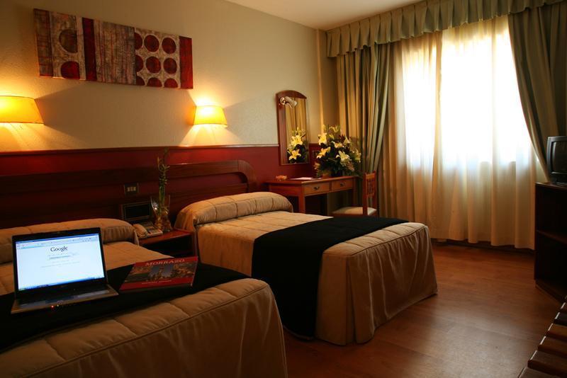 Hotel Airinos 3* Cangas do Morrazo Kültér fotó