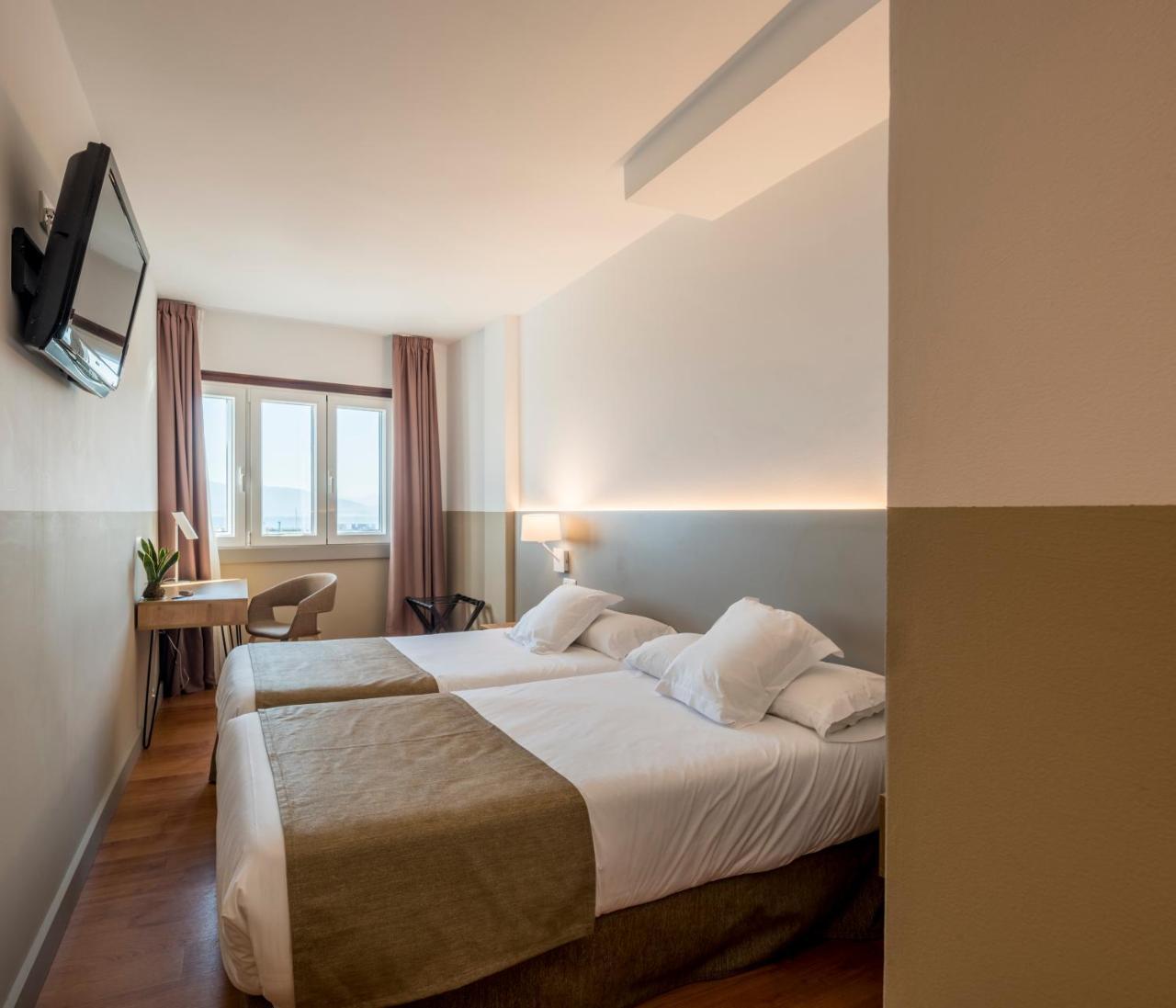 Hotel Airinos 3* Cangas do Morrazo Kültér fotó