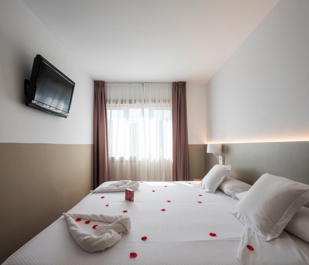 Hotel Airinos 3* Cangas do Morrazo Kültér fotó