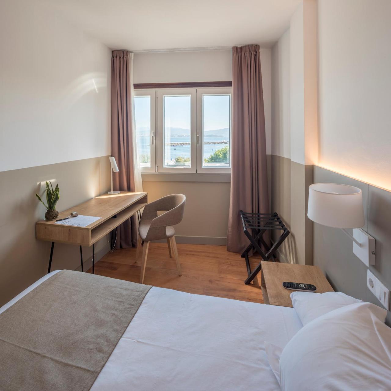 Hotel Airinos 3* Cangas do Morrazo Kültér fotó